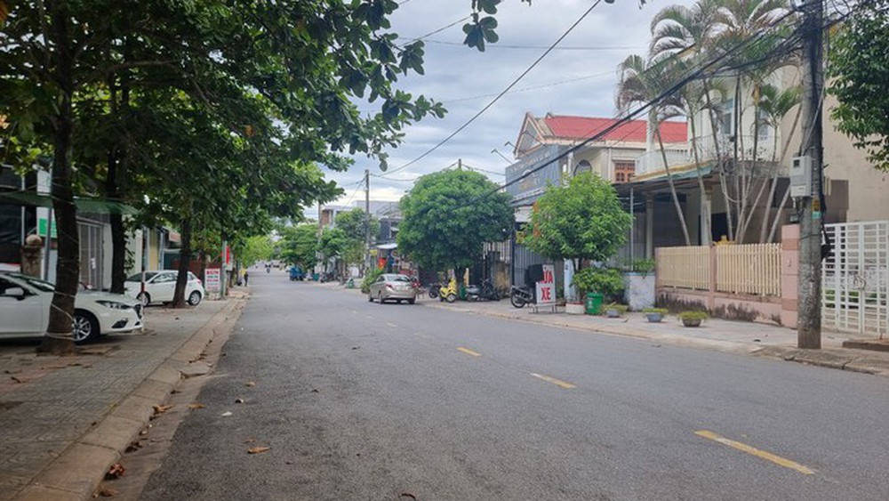 Một thanh niên tử vong sau khi bị đạp ngã xe máy