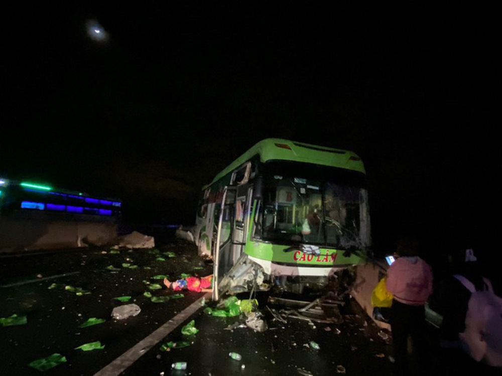 Xe khách gặp nạn trên đường cao tốc Phan Thiết - Dầu Giây, 1 người tử vong - Ảnh 3.