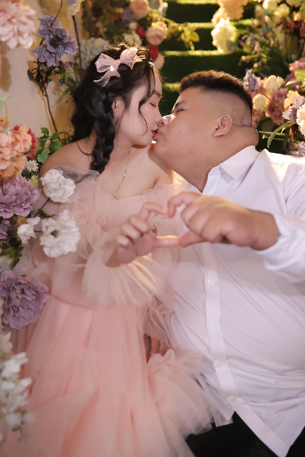 Cặp đôi bị “kì thị” vì ngoại hình chênh lệch: Mất 3 năm giấu bố mẹ, cố gắng để chứng minh tình yêu