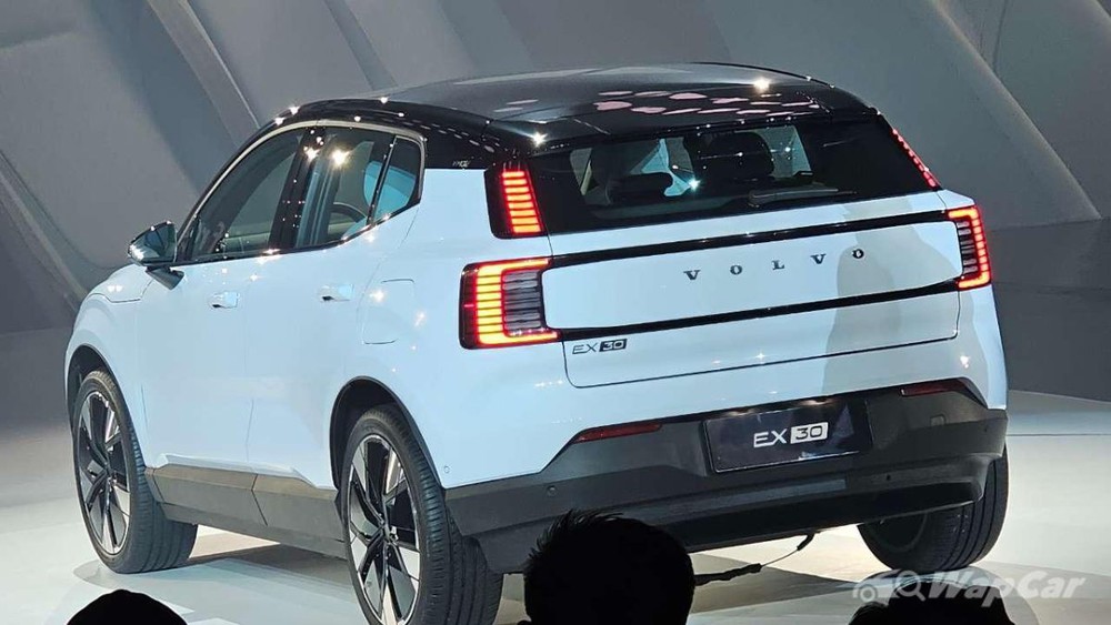 Volvo EX30 về ĐNÁ với giá quy đổi từ hơn 1 tỷ đồng: Ngang cỡ Creta, chạy 480km/sạc - Ảnh 2. Volvo EX30 về ĐNÁ với giá quy đổi từ hơn 1 tỷ đồng: Ngang cỡ Creta, chạy 480km/sạc - Ảnh 2.
