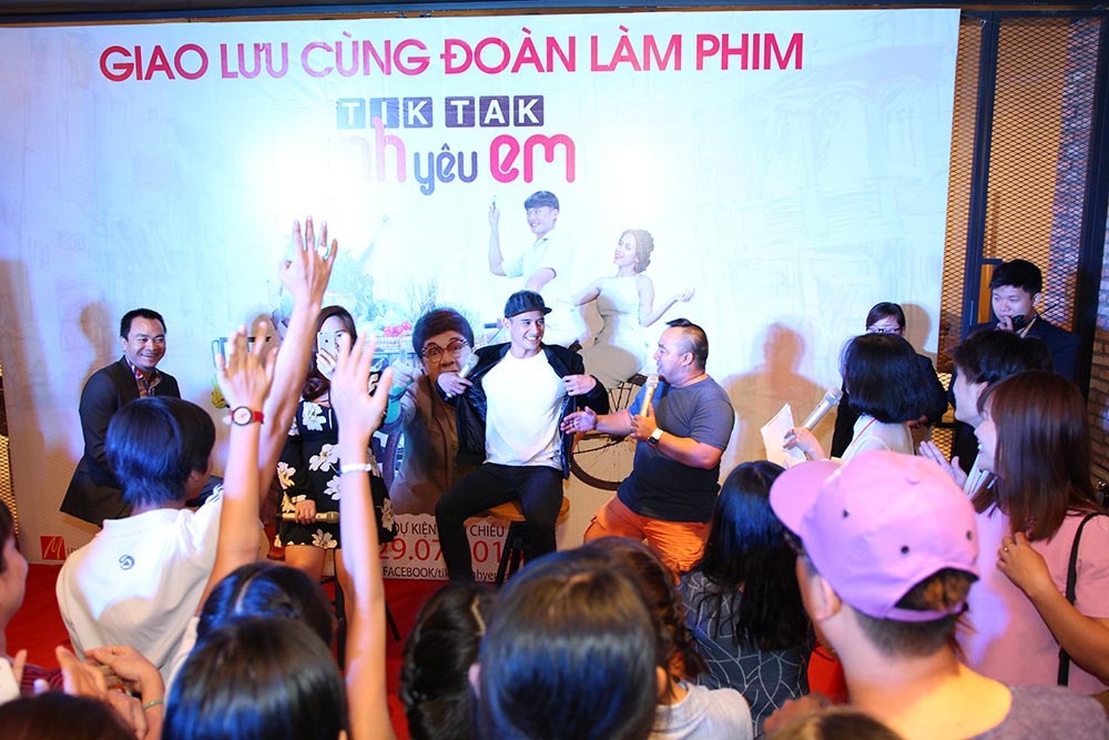 Lương Thế Thành gây chú ý khi xuất hiện cùng tình hụt - Ảnh 7.