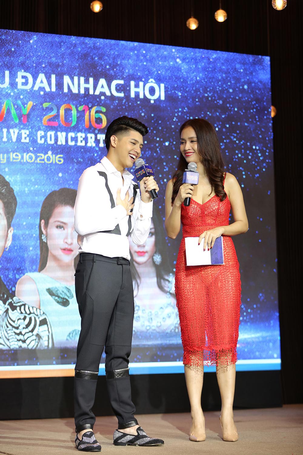 Thiều Bảo Trang mặc hở bạo đến chung vui cùng Noo Phước Thịnh - Ảnh 9.