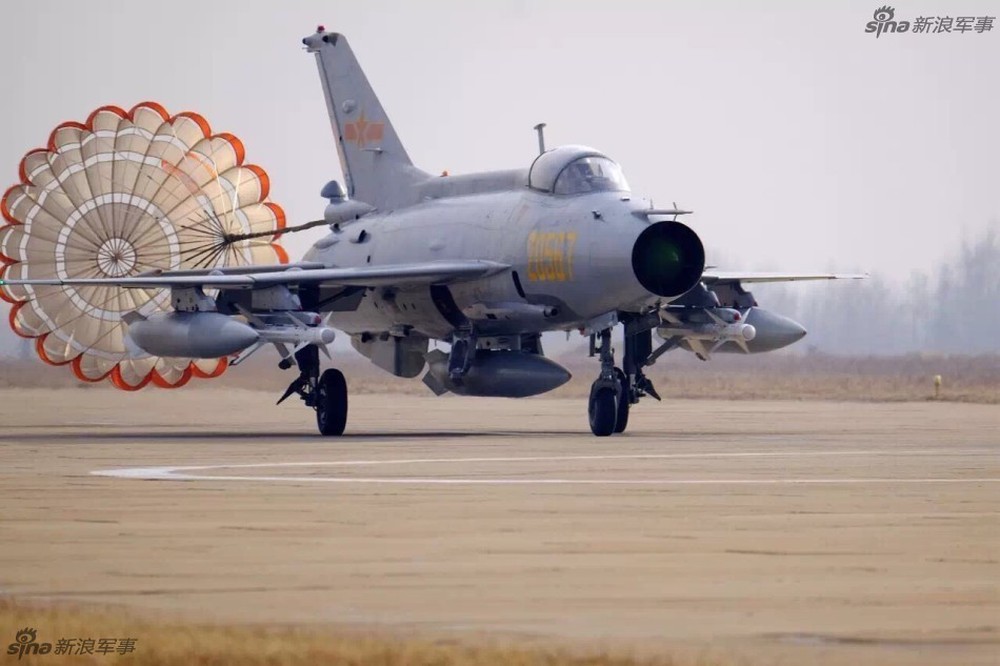 Vì sao phải đặc biệt đề phòng MiG-21 tốt nhất thế giới của Không quân Trung Quốc? - Ảnh 2.