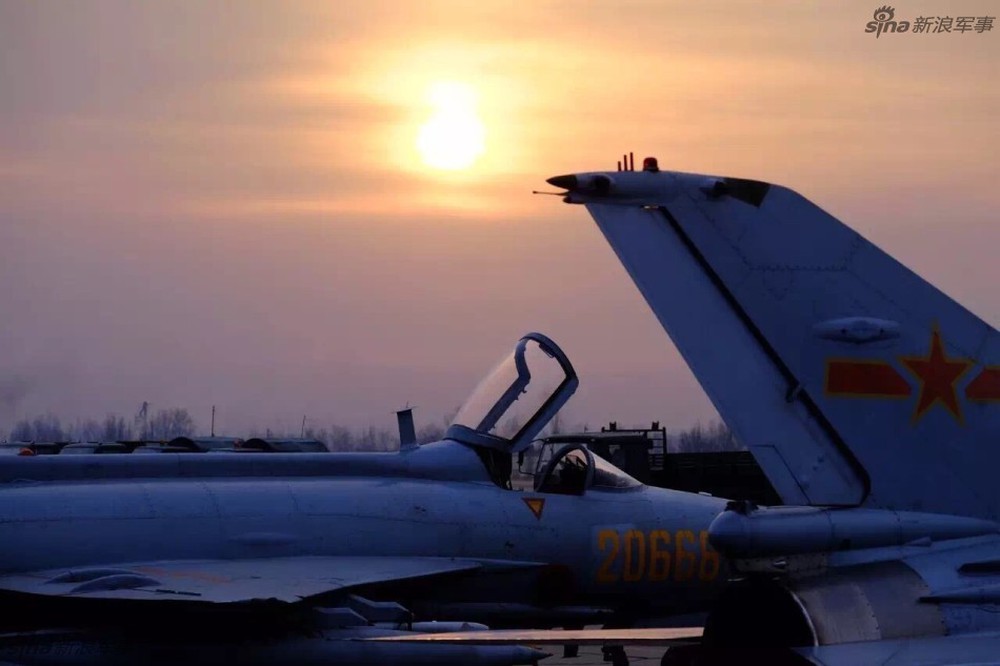Vì sao phải đặc biệt đề phòng MiG-21 tốt nhất thế giới của Không quân Trung Quốc? - Ảnh 4.