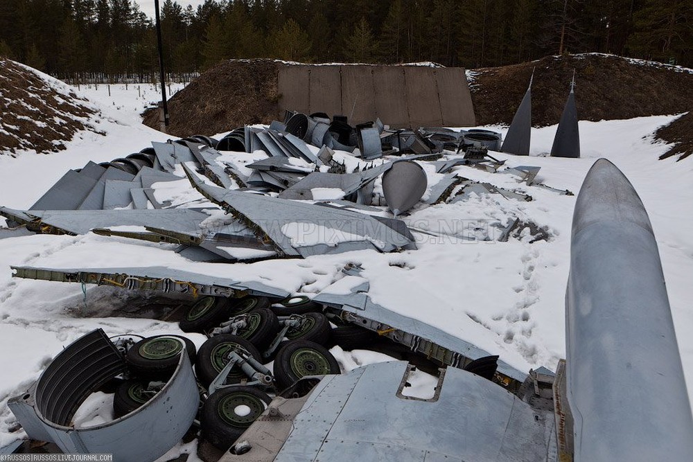 Hoang tàn nghĩa địa tiêm kích đánh chặn MiG-31 tại Nga - Ảnh 16.