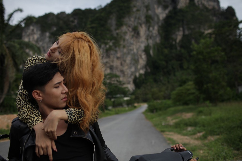 Hương Giang Idol lên tiếng sau vụ bị “tuýt còi” cảnh 18+ - Ảnh 3.