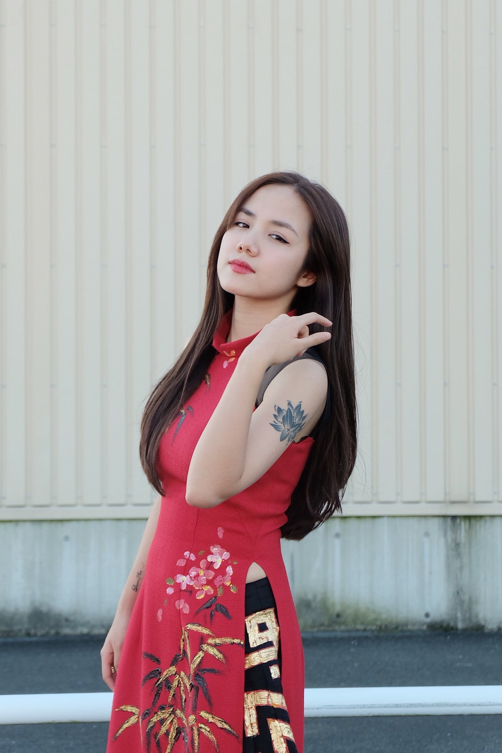 Em gái Phương Linh cá tính với áo dài cách điệu - Ảnh 6.