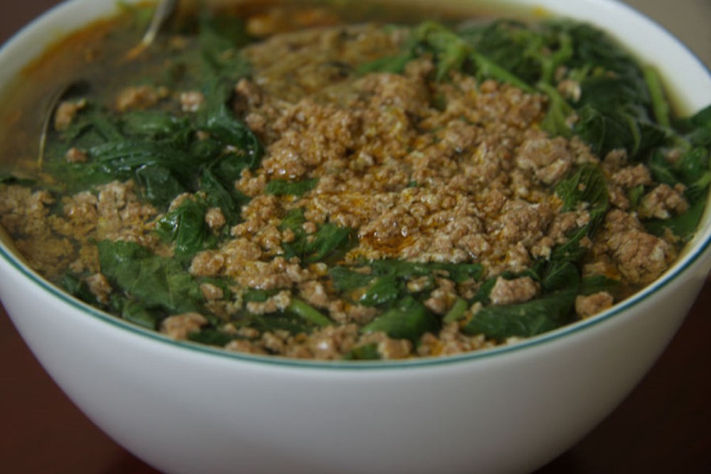 Canh cua rau đay, bài thuốc chữa bệnh ít người biết đến - Ảnh 1.