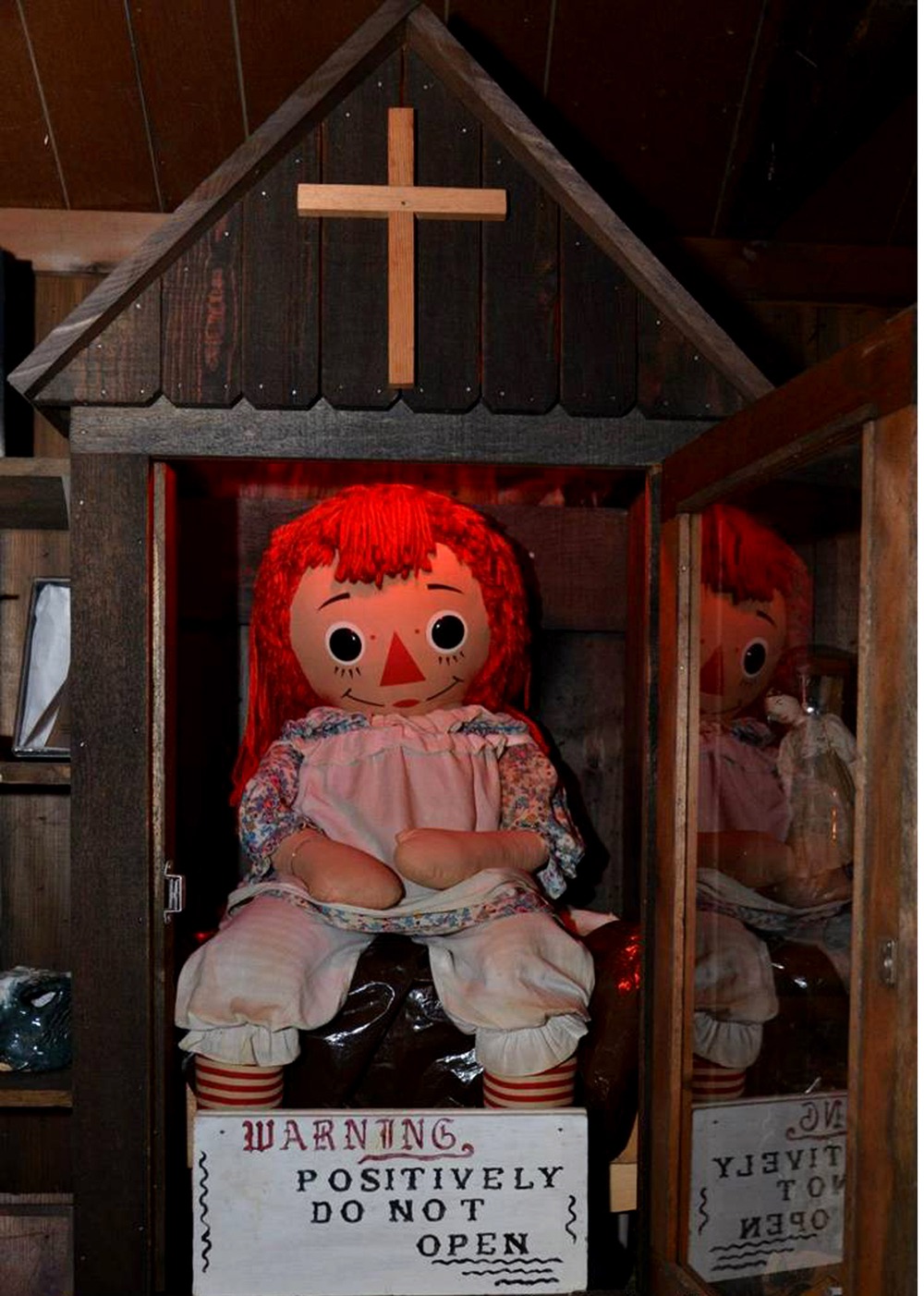 Sự thật kinh hãi đằng sau bộ phim về Annabelle - búp bê đáng sợ nhất mọi thời đại - Ảnh 1.