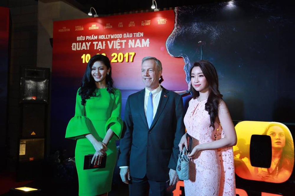 Hoa hậu Mỹ Linh và Á hậu Thanh Tú đẹp nổi bật trong buổi ra mắt phim Kong: Đảo đầu lâu - Ảnh 6.