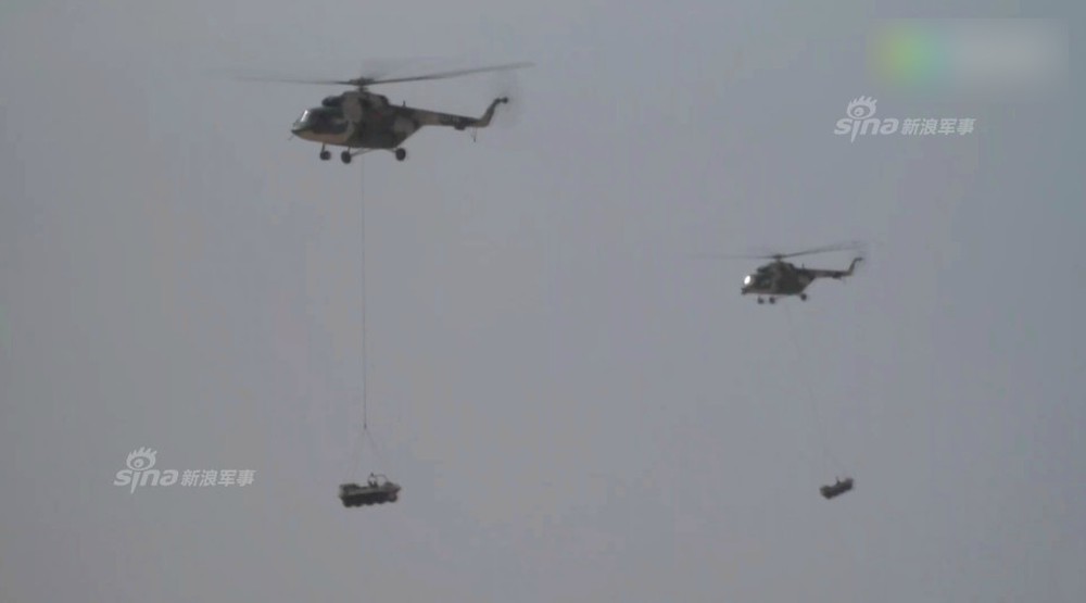 Trung Quốc rầm rộ phô trương sức mạnh phi đội trực thăng sau tai nạn của WZ-10 - Ảnh 7.