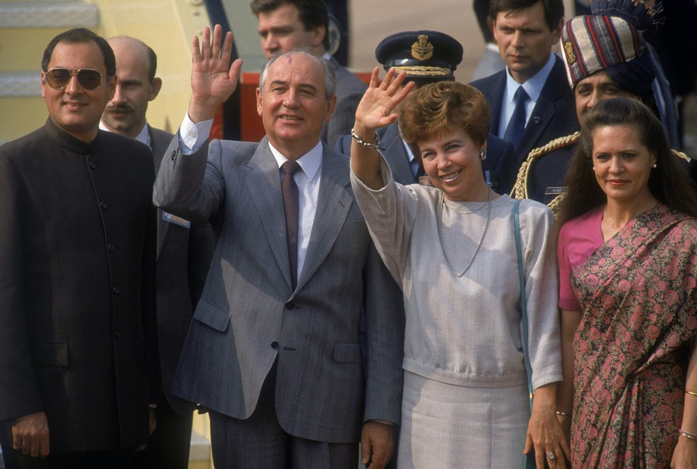 Nghi án mưu sát Gorbachev qua lời kể sĩ quan quân báo Liên Xô: Tên lửa Stinger quá nguy hiểm - Ảnh 1.