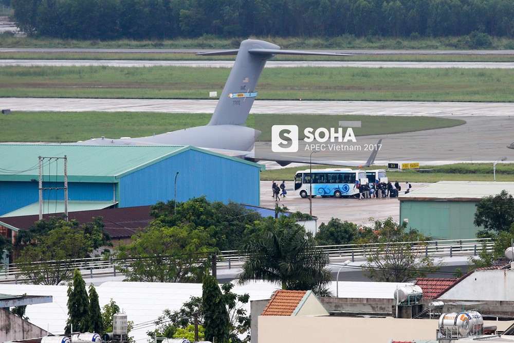 Đặc vụ Mỹ xuống sân bay Đà Nẵng, mang theo chó nghiệp vụ và thiết bị chuyên dụng - Ảnh 6.