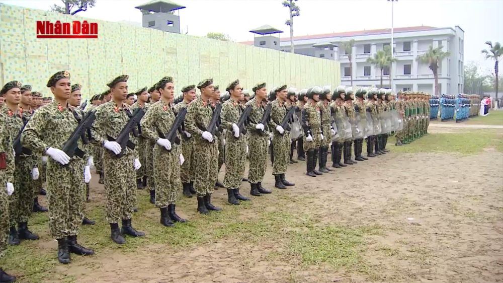 Ấn tượng quân sự Việt Nam tuần qua: Vũ khí mới trang bị cho Bộ đội Đặc công - Ảnh 1.