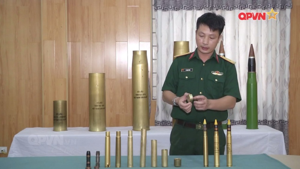 Ấn tượng quân sự Việt Nam tuần qua: Bắn nghiệm thu đạn sát thương vạch đường 25 mm nội địa - Ảnh 2.