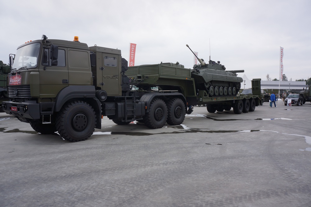 Nga vừa hé lộ những hợp đồng tại ARMY-2017: Xe tăng T-90 và tên lửa Iskander nổ súng? - Ảnh 1.