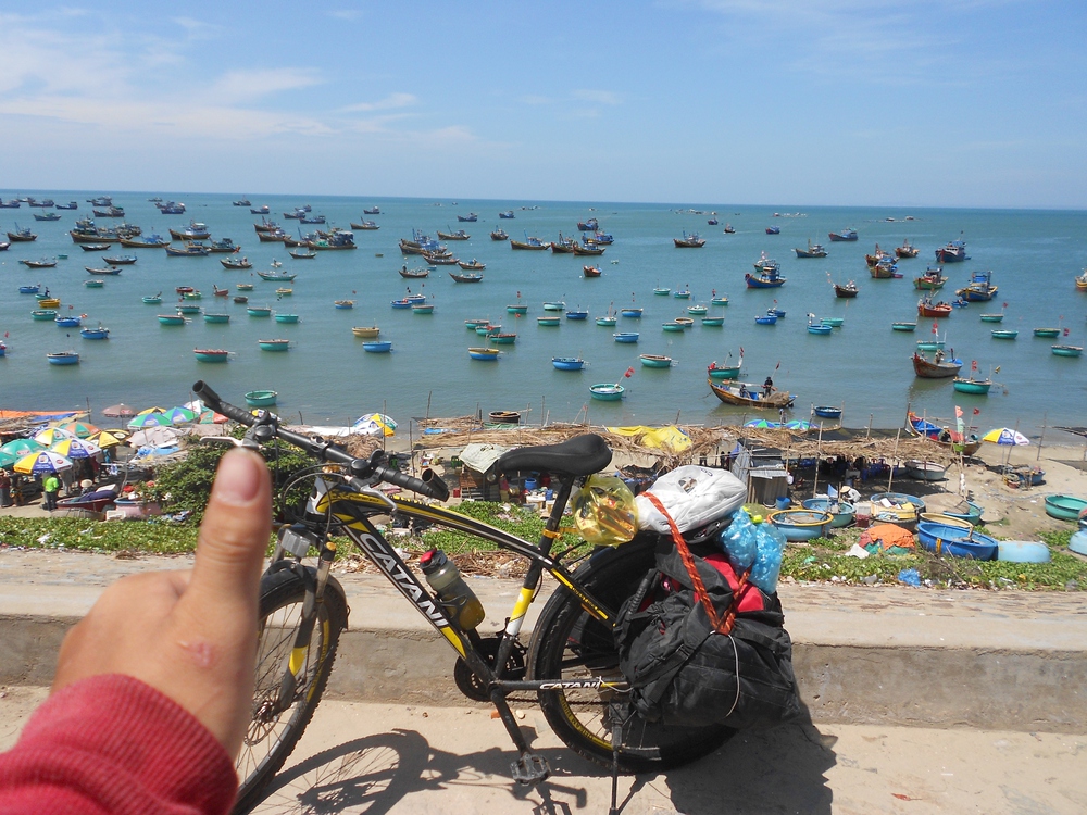 20 tuổi – chàng trai một mình đạp xe xuyên Việt, bỏ lại sau lưng muôn lời dè bỉu - Ảnh 2.