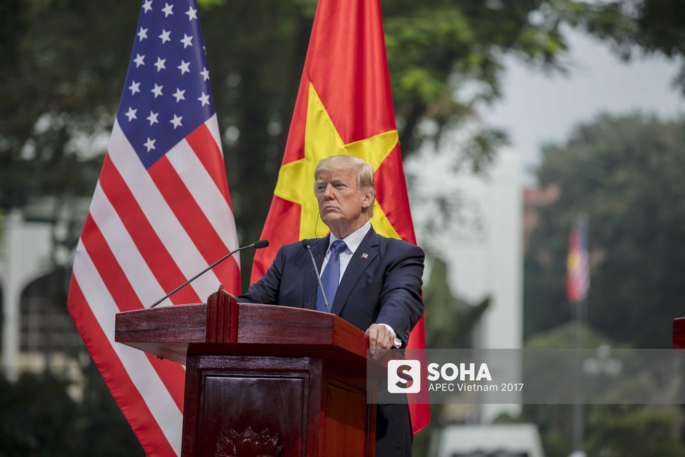 [ẢNH] Toàn cảnh lễ đón chính thức Tổng thống Mỹ Donald Trump tại Hà Nội - Ảnh 10.
