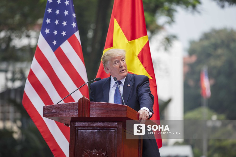 [ẢNH] Toàn cảnh lễ đón chính thức Tổng thống Mỹ Donald Trump tại Hà Nội - Ảnh 14.