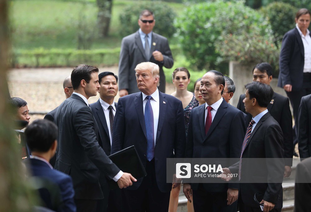 [ẢNH] Toàn cảnh lễ đón chính thức Tổng thống Mỹ Donald Trump tại Hà Nội - Ảnh 17.