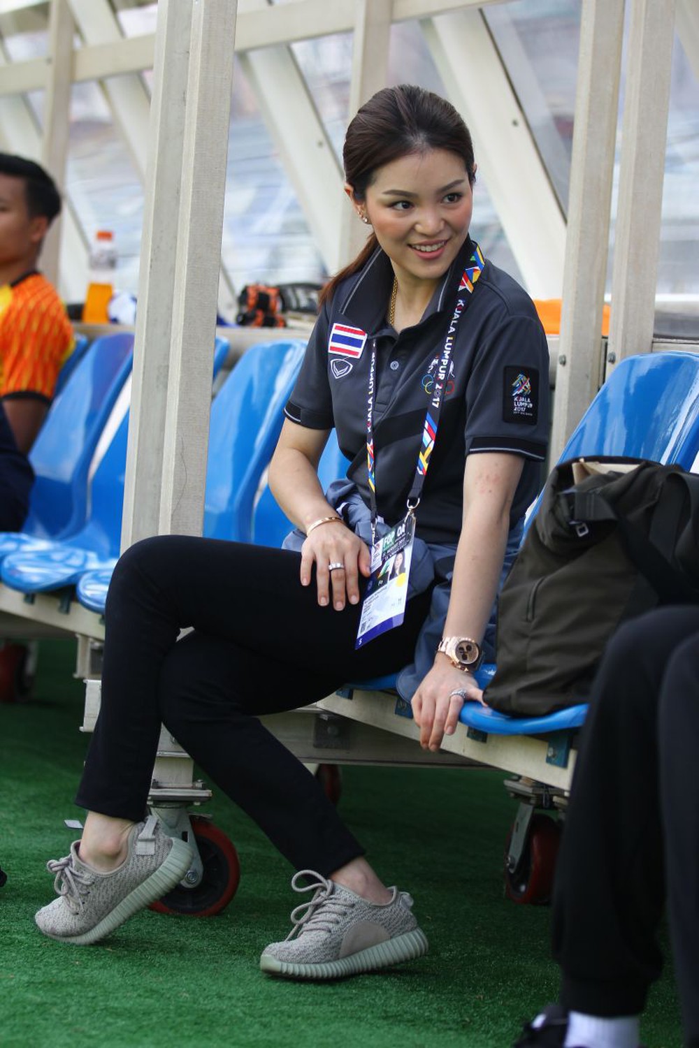 Sếp nữ xinh đẹp Thái Lan dọa cho Việt Nam “nếm mùi đau khổ”