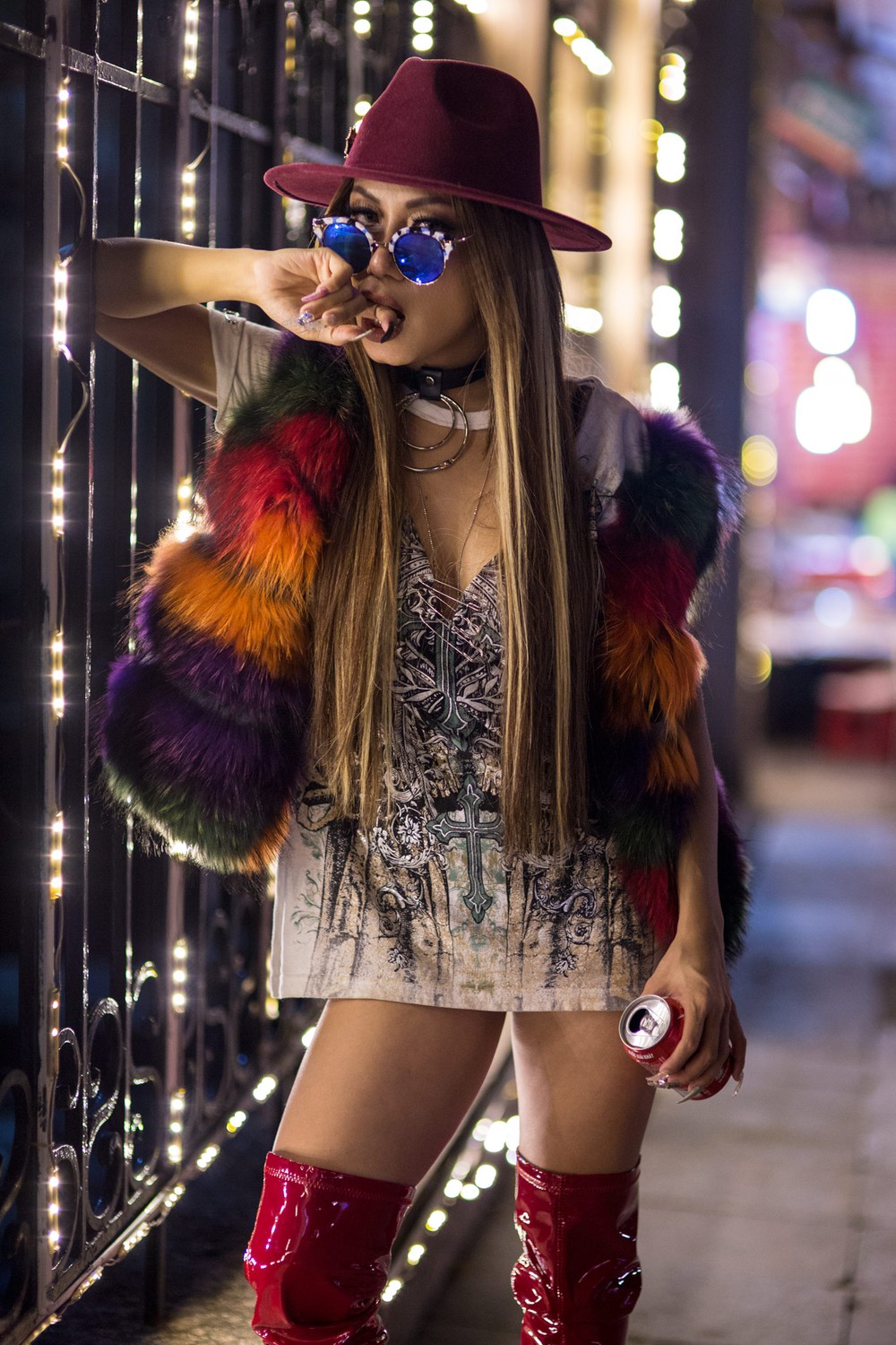 Hình ảnh cá tính và gợi cảm của nữ stylist trên phố Hà Nội - Ảnh 2.