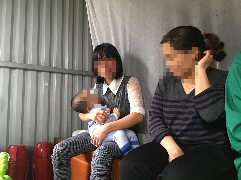 Vụ bắt con gái cởi trần ngoài mưa ở Hà Nội: Gia đình muốn gửi vào trại trẻ mồ côi - Ảnh 3.