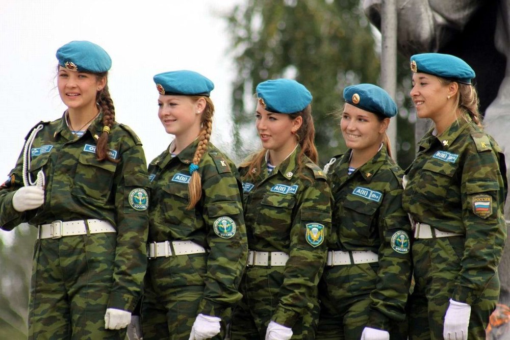 Phụ nữ trong quân đội các nước - Ảnh 1.