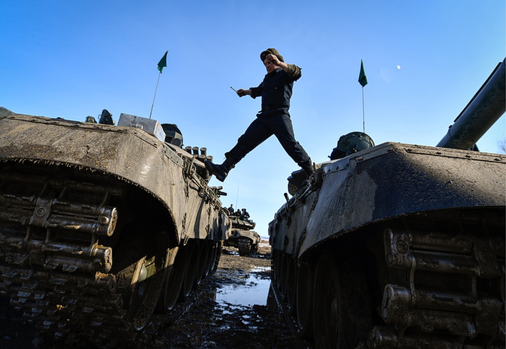 Các kíp lái xe tăng T-72B3 Nga sơ tuyển Tank Biathlon 2017, Việt Nam có tham dự? - Ảnh 1.