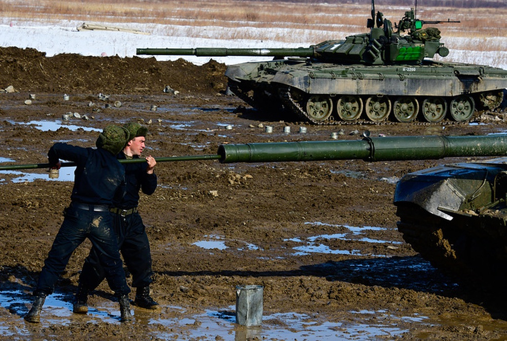 Các kíp lái xe tăng T-72B3 Nga sơ tuyển Tank Biathlon 2017, Việt Nam có tham dự? - Ảnh 10.