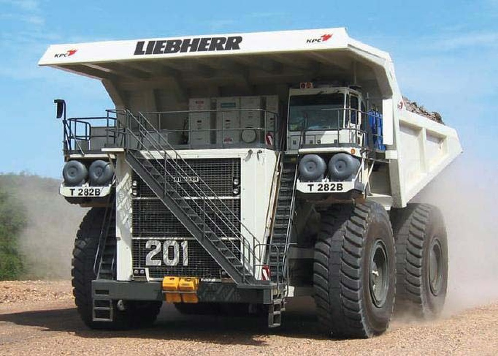 Liebherr T282B: Chiếc xe tải hạng siêu nặng có giá hơn 100 tỷ - Ảnh 2.
