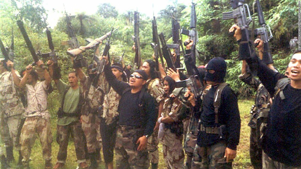 Cựu tay sai của thủ lĩnh IS ở châu Á dự đoán lạnh gáy về số phận Philippines - Ảnh 2.