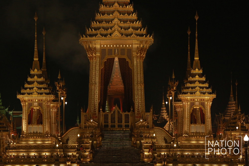 Toàn cảnh lễ hỏa táng cố Quốc vương Thái Lan Bhumibol - Ảnh 2.