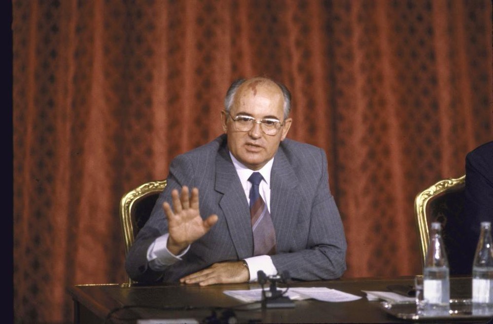 Nghi án mưu sát Gorbachev qua lời kể sĩ quan quân báo Liên Xô: Tên lửa Stinger quá nguy hiểm - Ảnh 2.