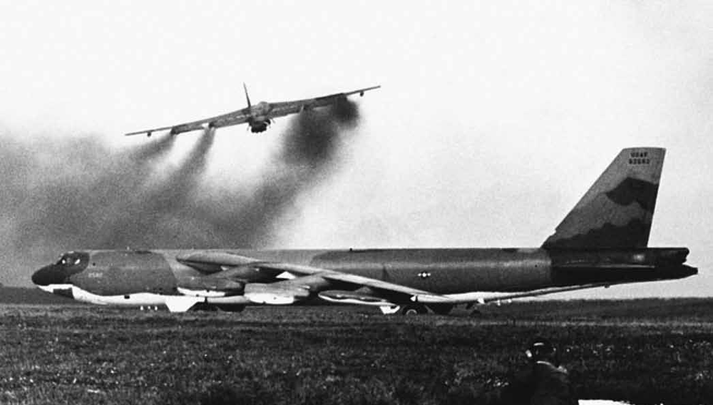 Vì sao xác 1 chiếc B-52 bị tên lửa VN hạ gục trong 12 ngày đêm lại nằm ở tận... Đà Nẵng? - Ảnh 1.