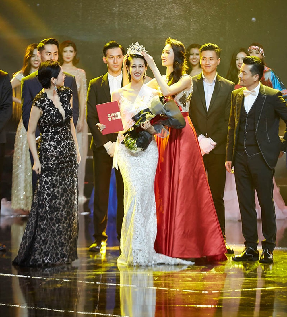 Cô gái U30 kém sắc đăng quang Hoa hậu Hoàn vũ Trung Quốc  - Ảnh 5.