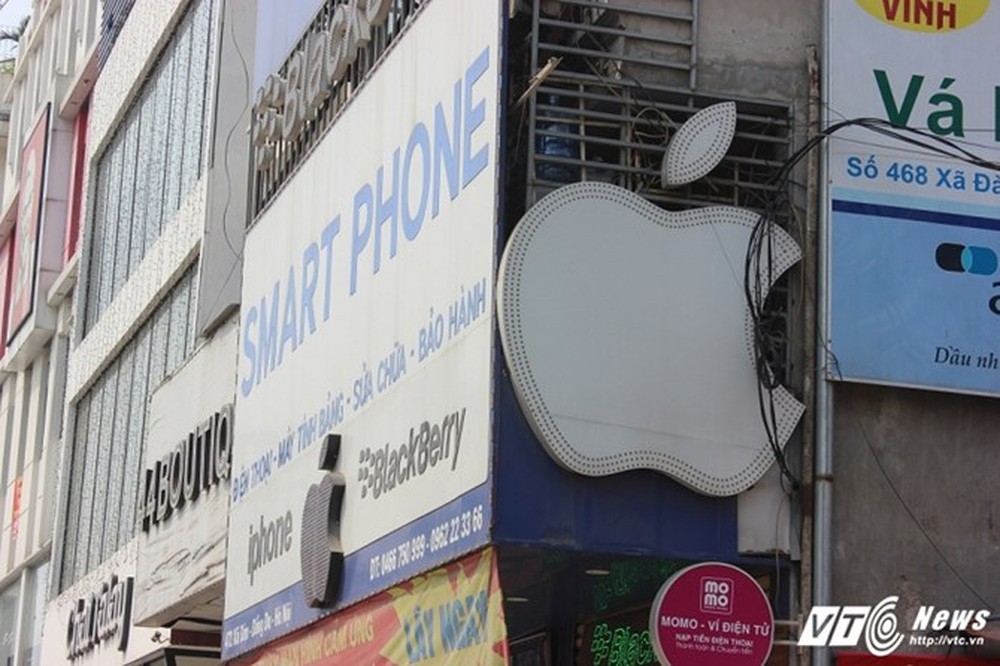 Các cửa hàng Apple “chui” đồng loạt tháo biển sau “tối hậu thư” - Ảnh 6.