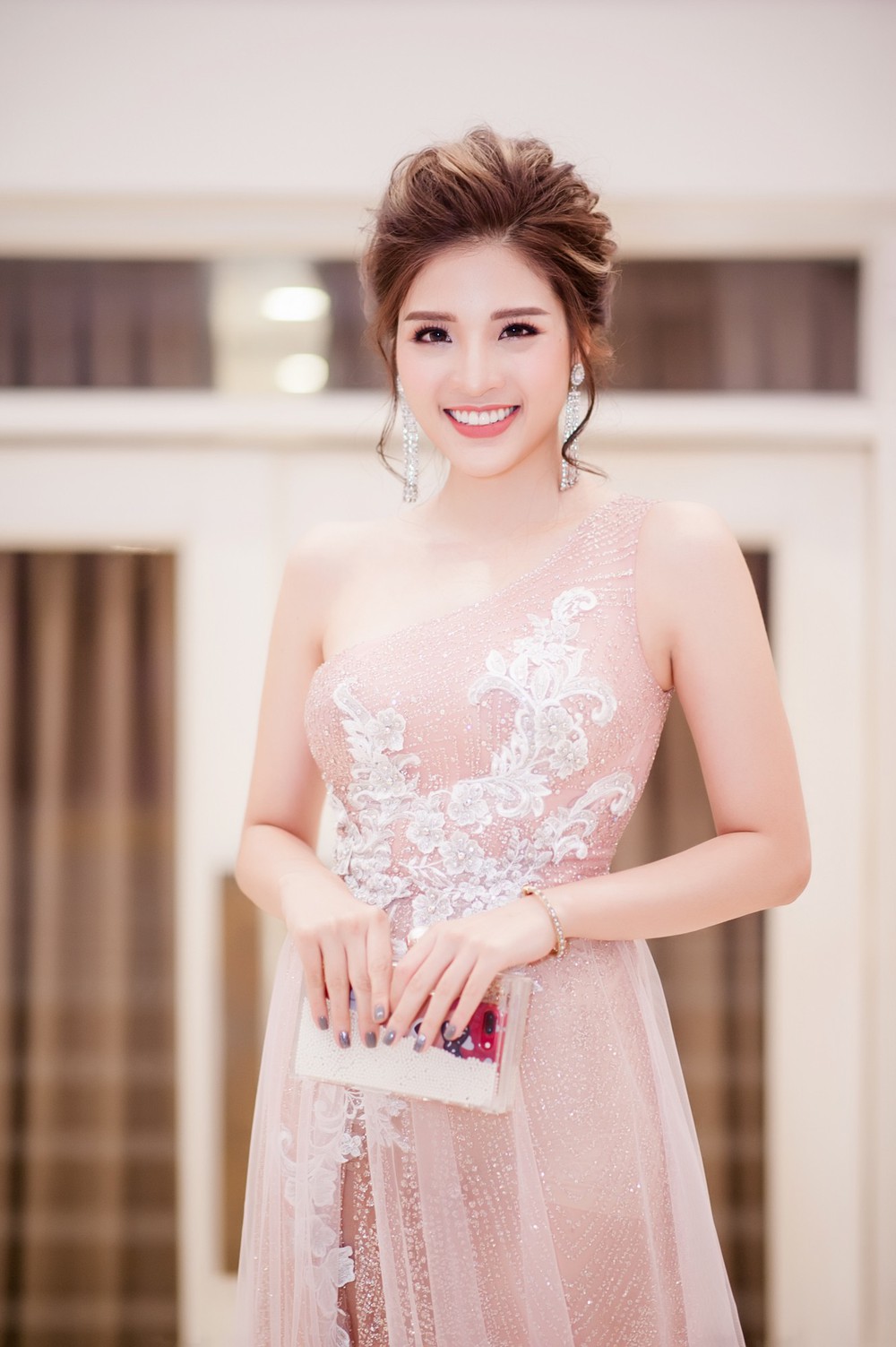 Phan Hoàng Thu đọ sắc Hoa hậu Ngọc Hân tại sự kiện - Ảnh 1.