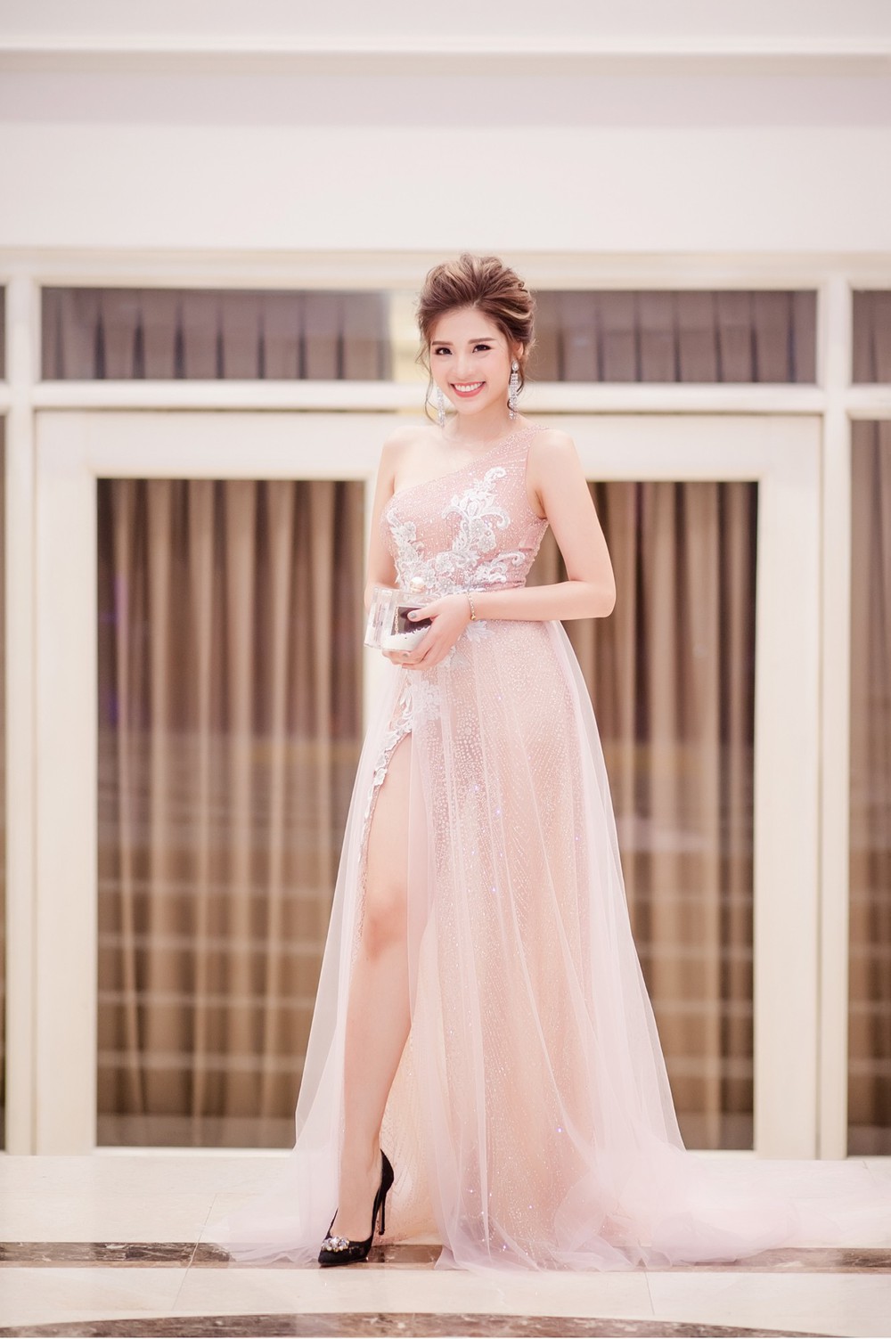 Phan Hoàng Thu đọ sắc Hoa hậu Ngọc Hân tại sự kiện - Ảnh 9.
