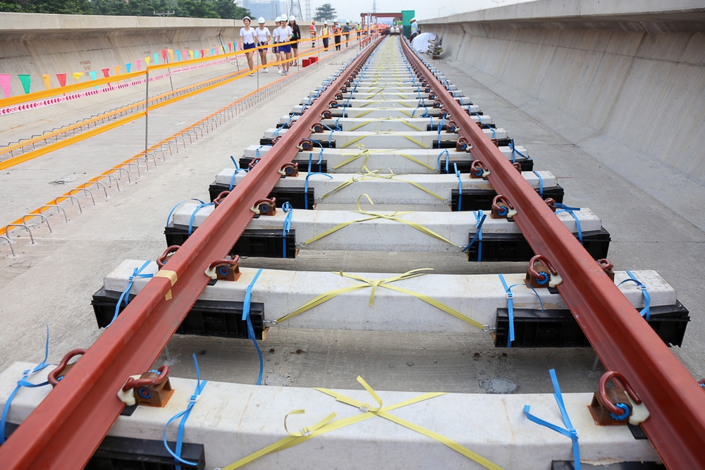 Tuyến Metro trị giá 2,49 tỷ USD Bến Thành - Suối Tiên chính thức lắp đường ray - Ảnh 3.