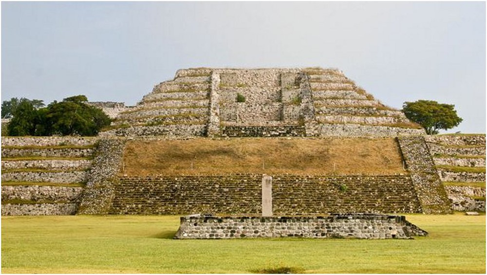 Bí mật thành phố cổ bị bỏ hoang hàng nghìn năm của người Maya và Aztec - Ảnh 1.