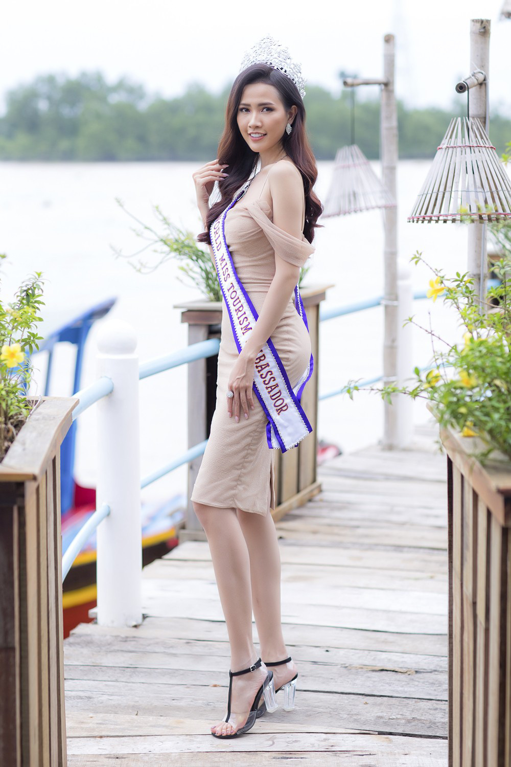 Hoa hậu Phan Thị Mơ quảng bá du lịch cho quê hương - Ảnh 3.