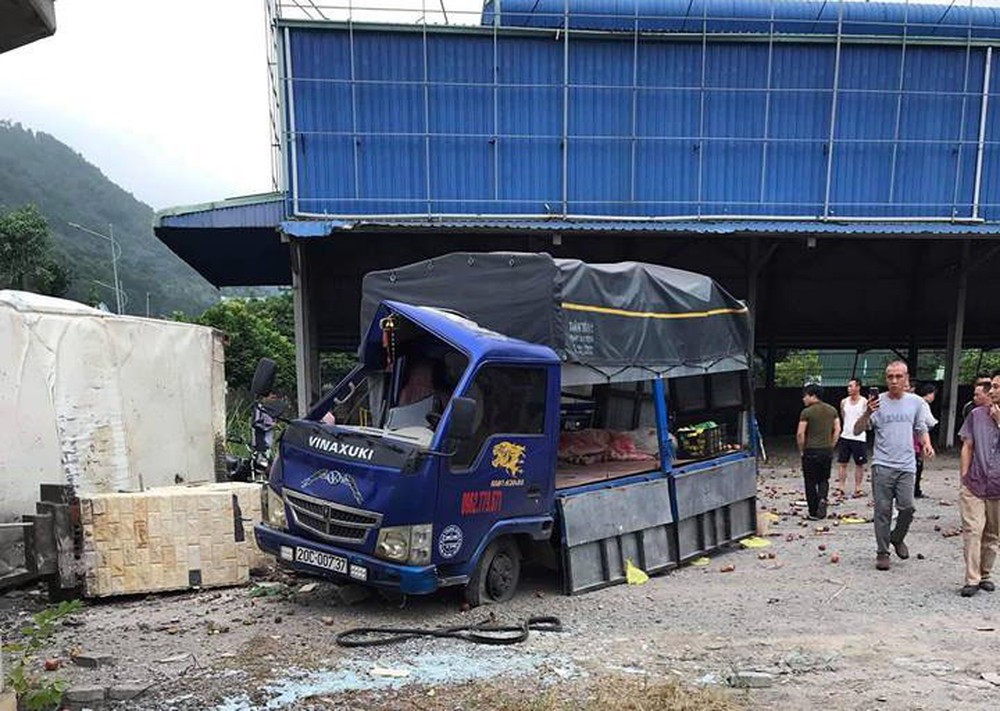 4 ô tô đâm liên hoàn ở Quảng Ninh khiến 4 người thương vong - Ảnh 2.
