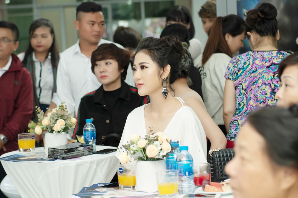 Diễn viên Lan Phương tái xuất sau 5 tháng sinh con, đọ sắc với Trang Cherry - Ảnh 6.
