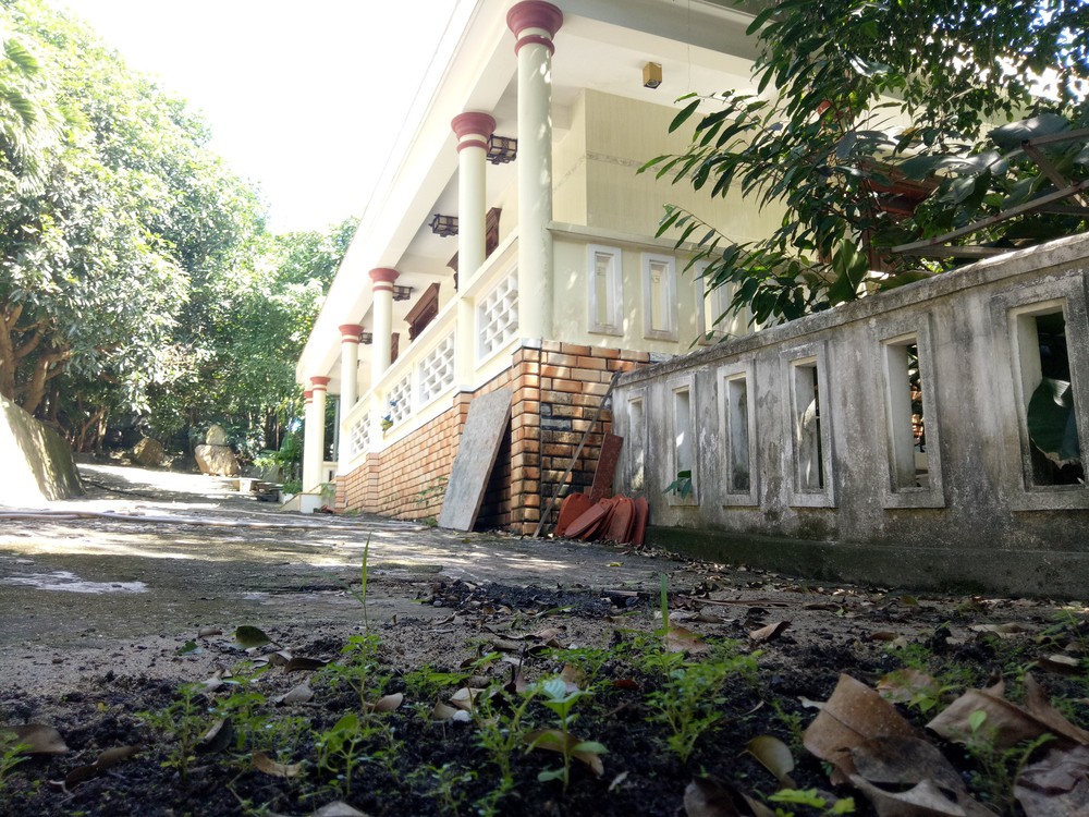 Biệt phủ trái phép của đại gia vàng ở Đà Nẵng: Chủ tịch phường nói tháo dỡ xong - Ảnh 1.