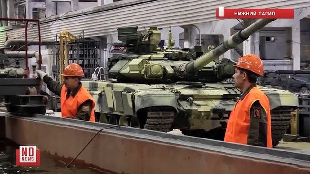 Những chiếc xe tăng T-90S Việt Nam đã xuất hiện trên thao trường Nga - Ảnh 4.