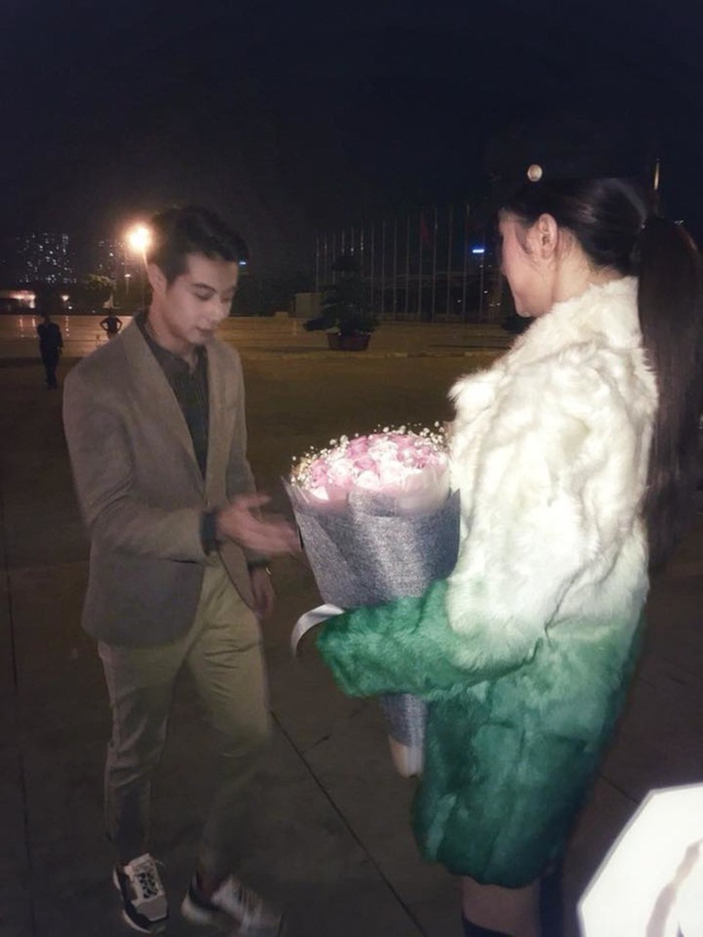 Hoa hậu chuyển giới Hương Giang lên tiếng về thông tin được bạn trai soái ca cầu hôn - Ảnh 1.
