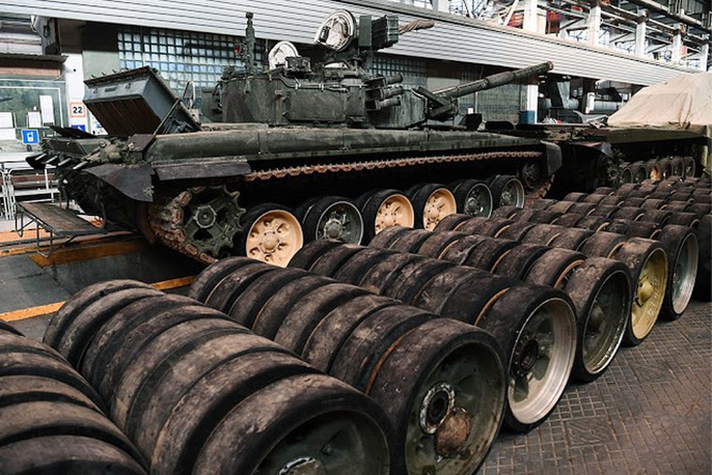 Những chiếc xe tăng T-90S Việt Nam đã xuất hiện trên thao trường Nga - Ảnh 14.