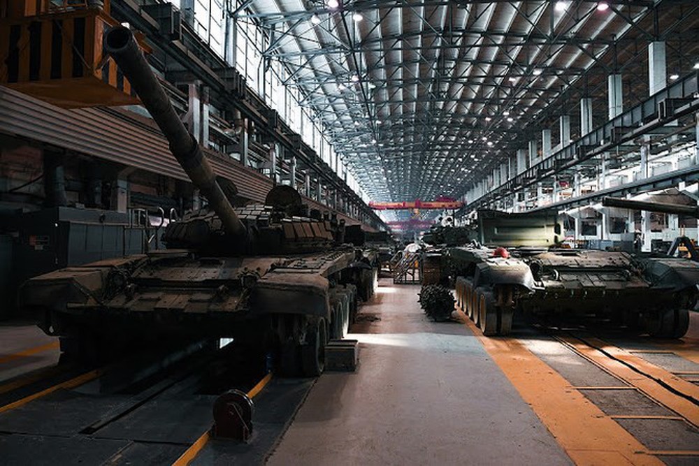 Những chiếc xe tăng T-90S Việt Nam đã xuất hiện trên thao trường Nga - Ảnh 10.