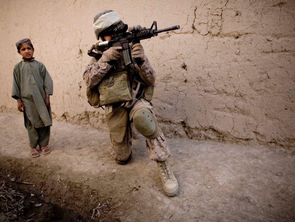 Afghanistan: 17 năm sa lầy của Mỹ và cuộc chiến không hồi kết qua bộ ảnh tư liệu quý - Ảnh 10.